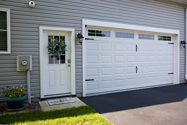 24/7 Emergency Garage Door Panel Replacement experts in Tripoli, IA
